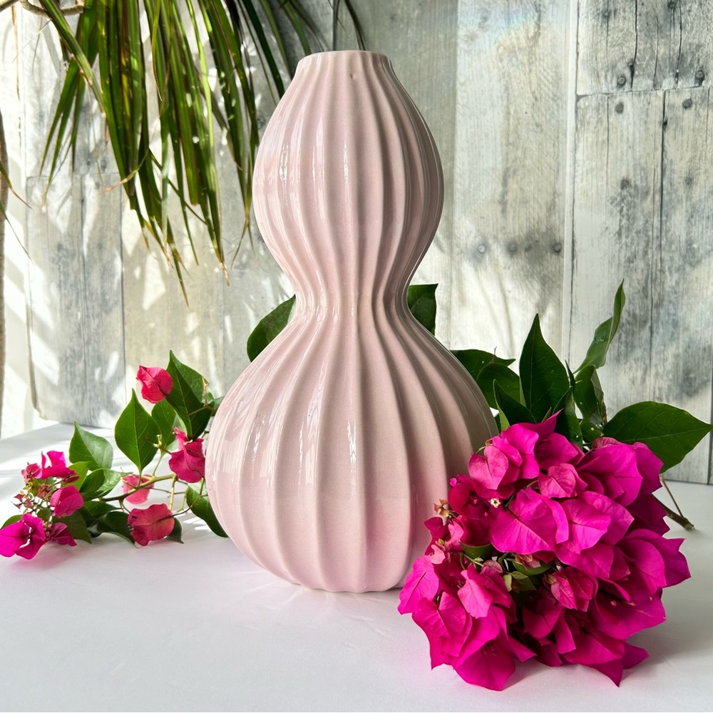 🌴Elegant Curvy Pink Ceramic Vase